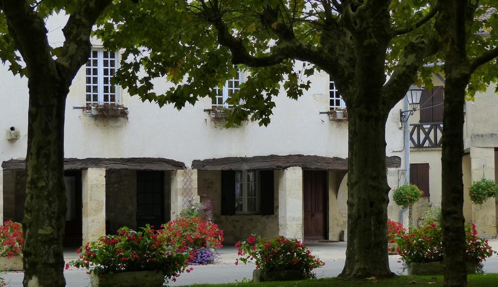 Les Hirondelles Villa Fources Bagian luar foto